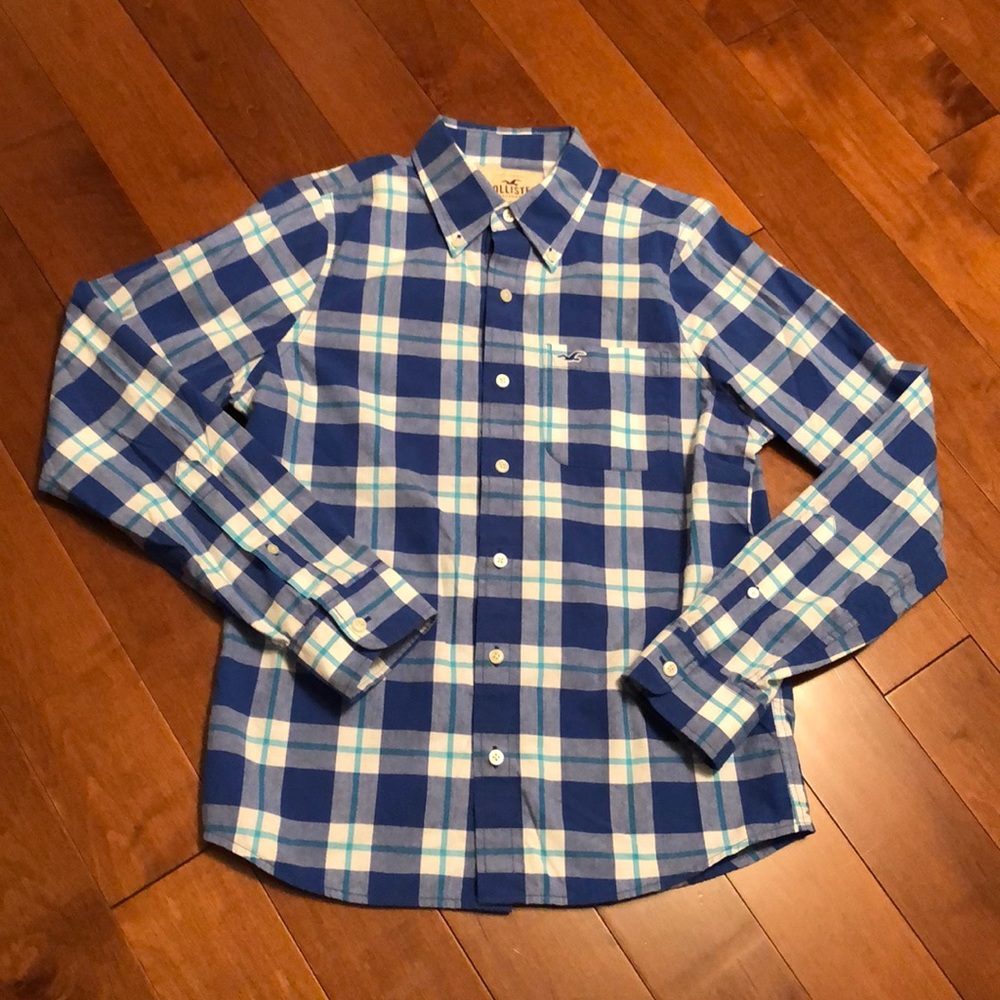 Hollister Casual Button-down shirt.
